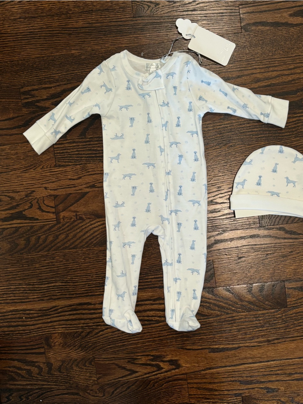 NWT 3-6m tres beau and Bella Soft Blue Puppy Print Baby One-Piece with Hat
